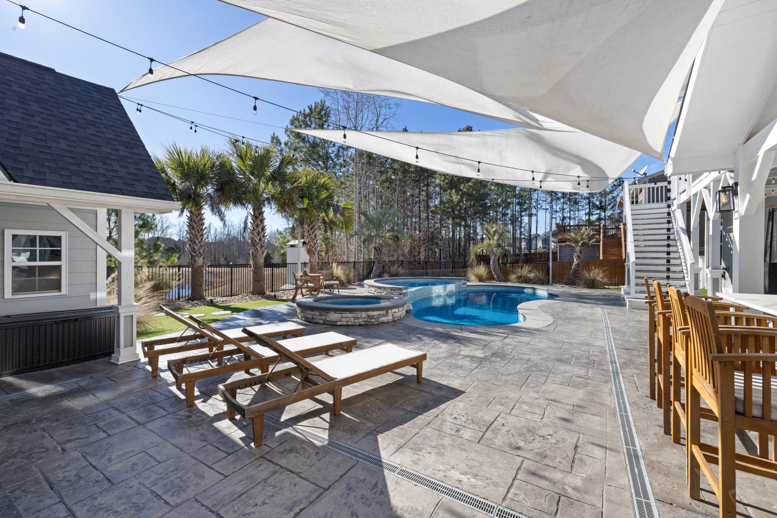 Home waterproof shade sails